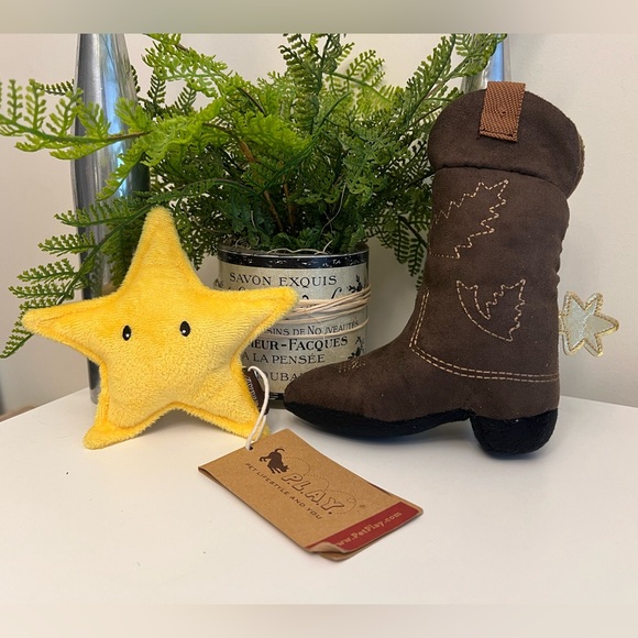NEW Plush Dog Pet Toy Squeaker Squeaky Chew Rodeo Country Cowboy Boots Western - Picture 1 of 5